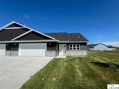 106 E Connie Ln, Eagle Lake, MN, 56024