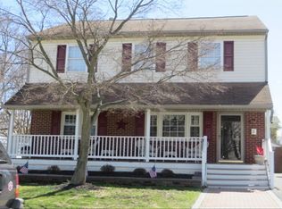 732 Rively Ave, Collingdale, PA 19023