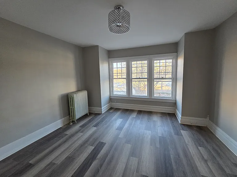 228 N Saint Cloud St — Photo 11