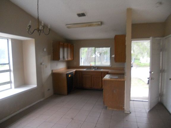 5th image of 4002 Colonial Sun Dr