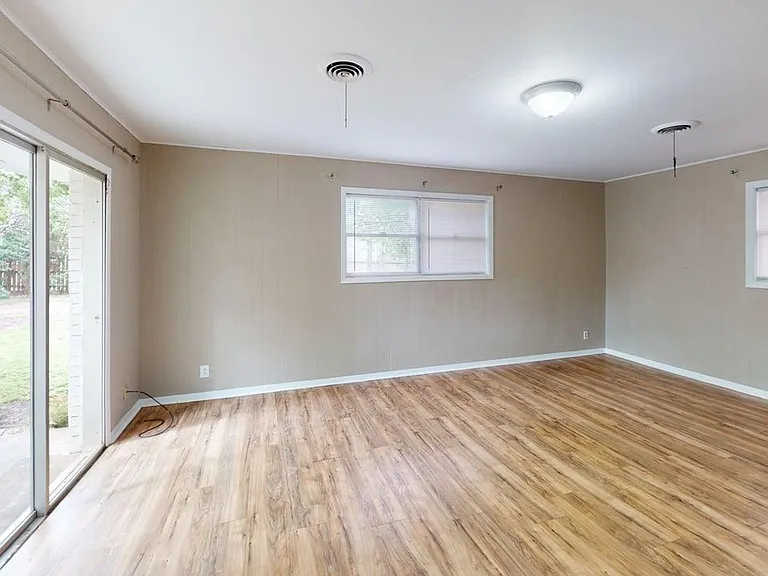 1613 Avalon Rd — Photo 10