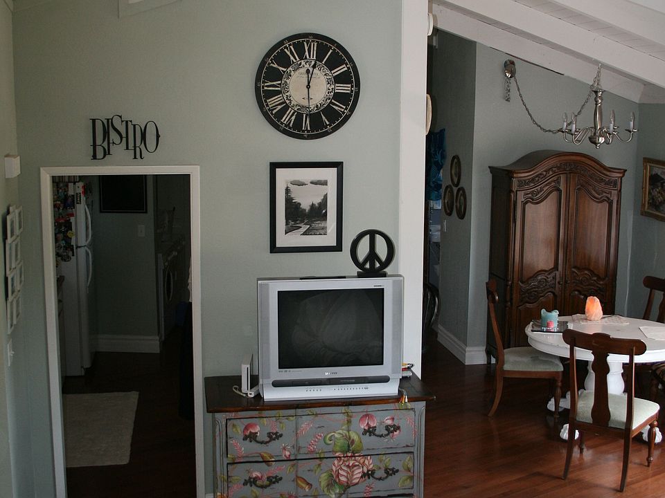 2nd image of 4735 Vista Dr