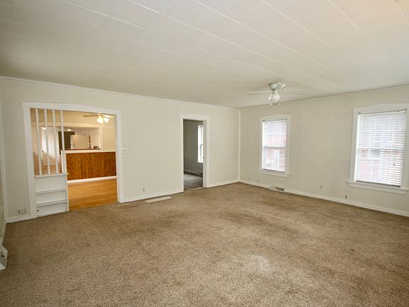 5th image of 400 E Buffalo St
