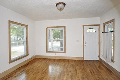 5th image of 1838 W Vanzee St
