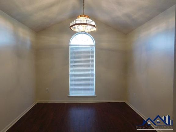 3rd image of 602 Angelle Dr