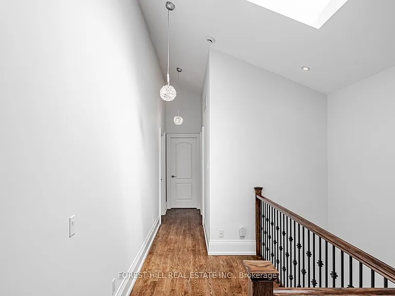 415 Deloraine Ave — Photo 29