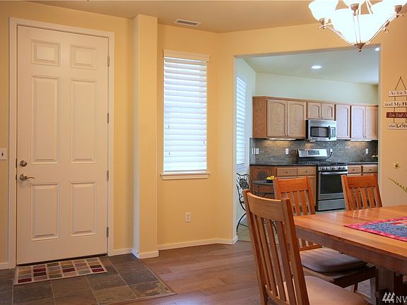 3rd image of 4933 Bend Dr NE