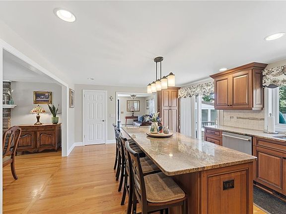 4th image of 6 Setian Cir