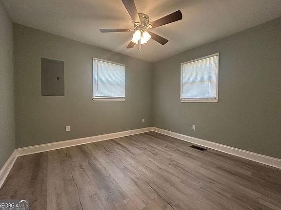 3rd image of 32 Melody Ln NW