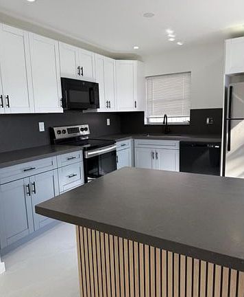 4th image of 1058-1054 SW 2nd St #1058