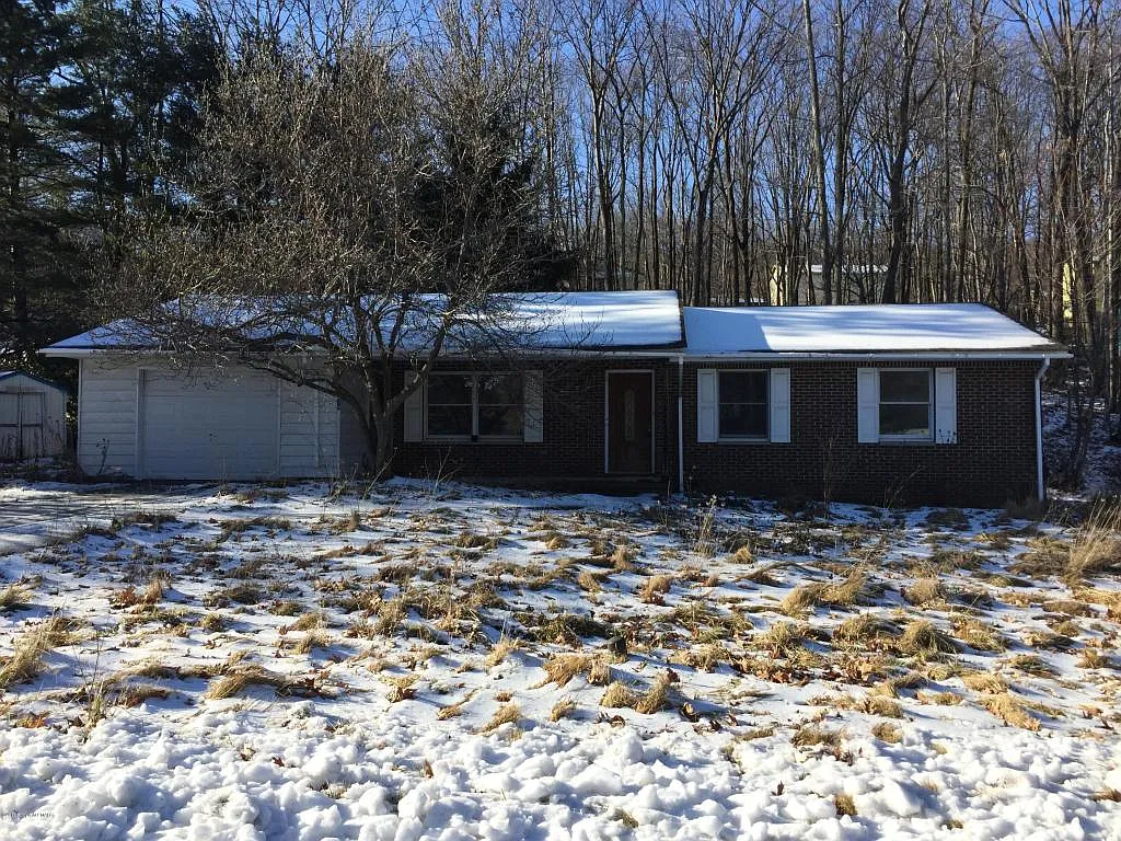 38 Seneca Rd photo 1