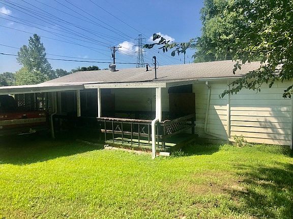 3rd image of 404 N Railroad St