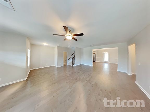 2nd image of 938 Beverly Ct