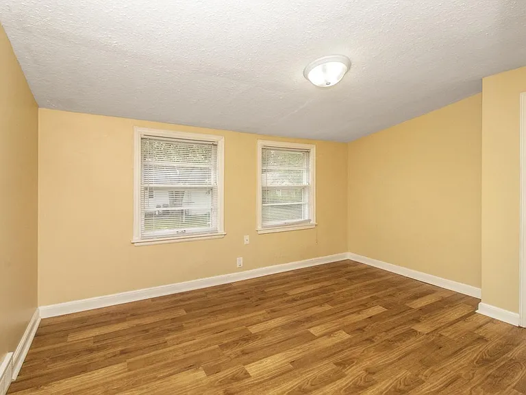 1413 Lake St NE — Photo 20