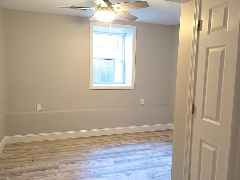14 Bayview St #2 — Photo 5