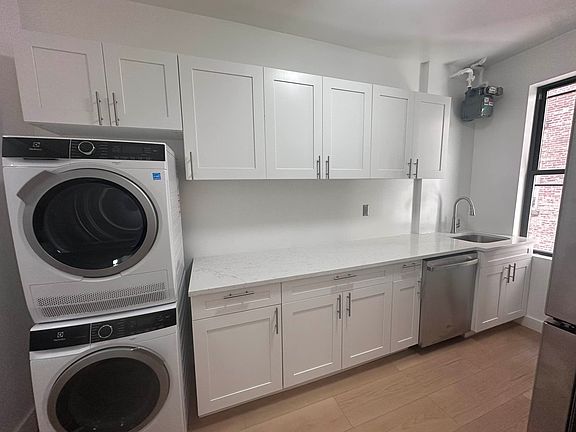 4th image of 500 Fort Washington Ave APT D21
