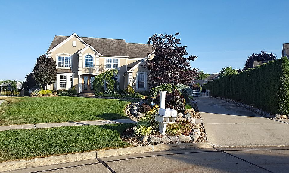1st image of 9595 Shaker Ct