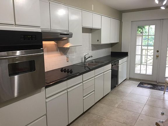 Large eat in Kitchen