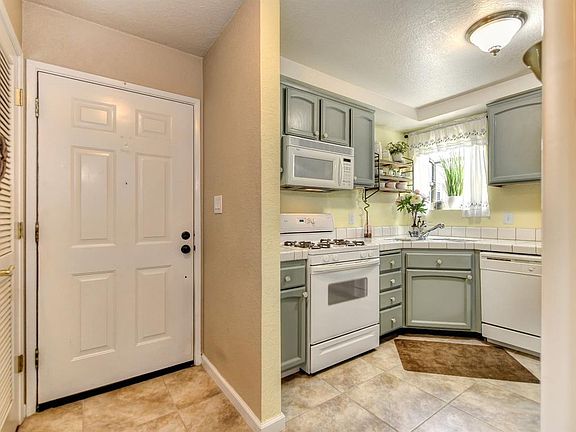 3rd image of 7417 Auburn Oaks Ct APT E