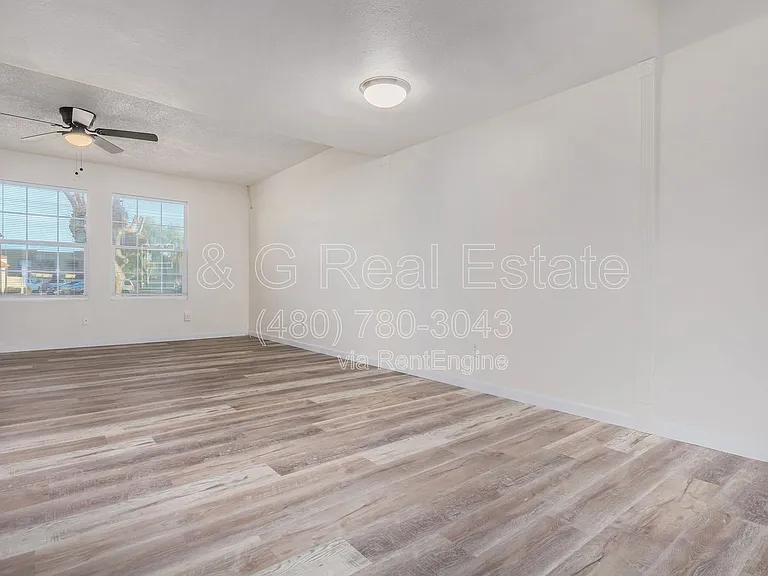1029 E Bendix Dr — Photo 7