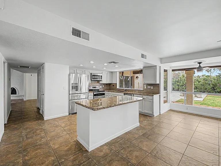 15837 N 47th Pl — Photo 15