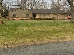 1032 Woodside Dr, Findlay, OH 45840