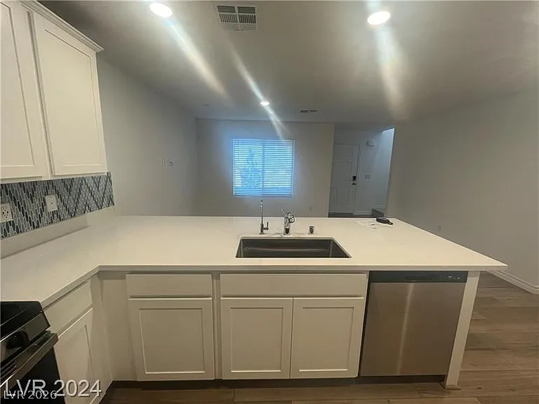6212 Rathbone St — Photo 4