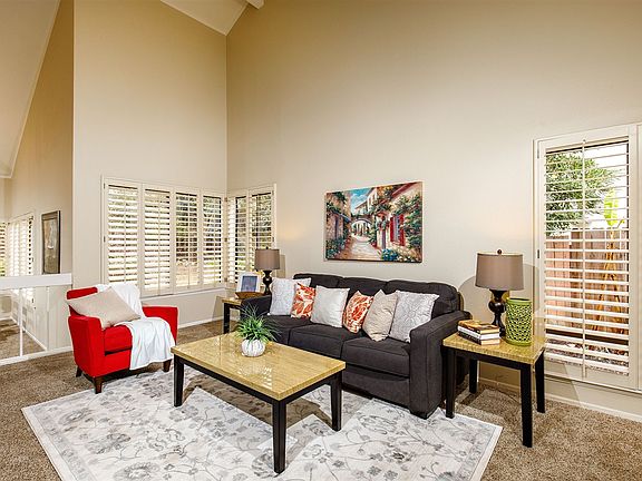4th image of 4627 Terraza Cir