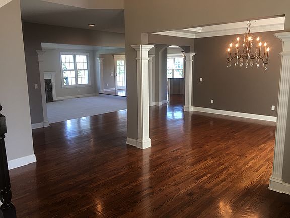 3rd image of 5034 Tanglewood Park Dr