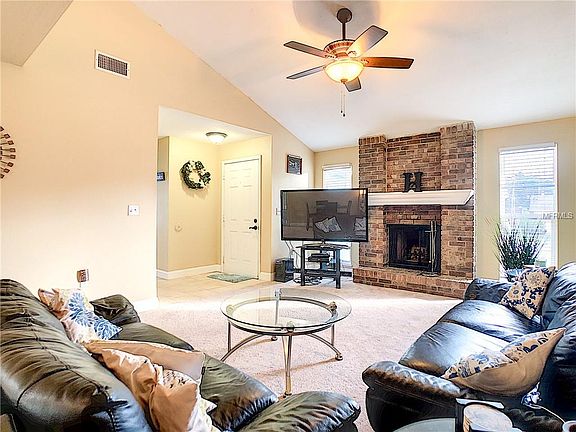4th image of 3828 Dovehollow Dr