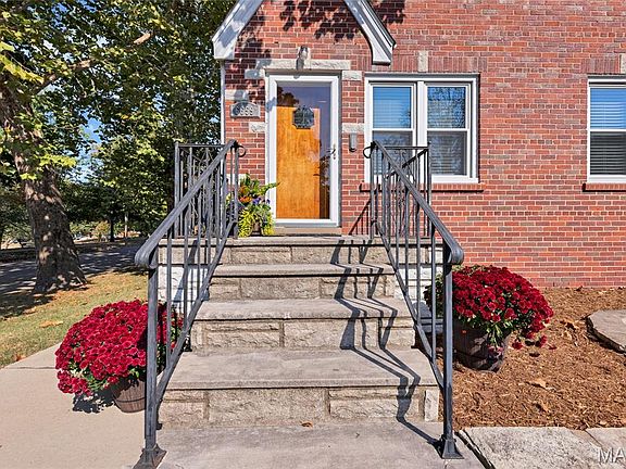 2nd image of 6659 Tholozan Ave
