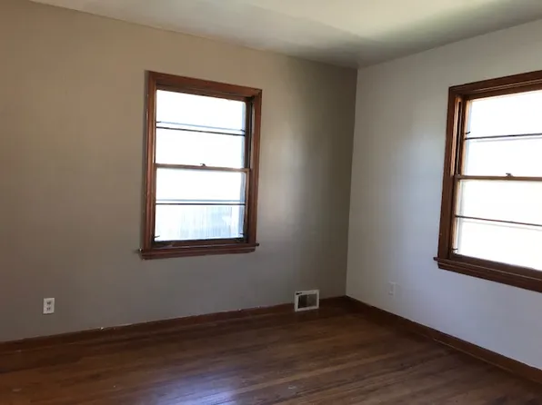 1117 N College St, South Bend, IN 46628