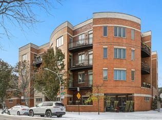 4150 N Kenmore Ave #402, Chicago, IL 60613