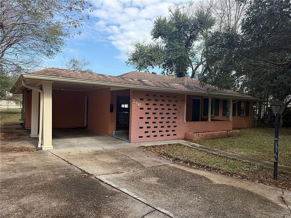 1st image of 216 Rhodes Ave