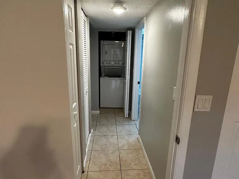 450 NW 20th St #209 — Photo 8