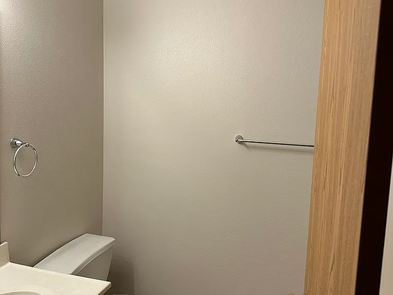 223 N Clinton St #4 — Photo 17