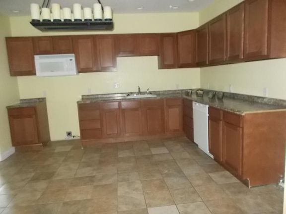 3rd image of 410 W South 4th St
