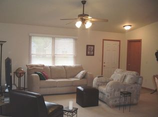 1015 Capri Dr NE, Cedar Rapids, IA 52402