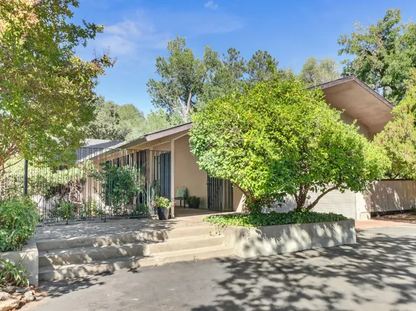 3255 Barberry Ln, Sacramento, CA 95864