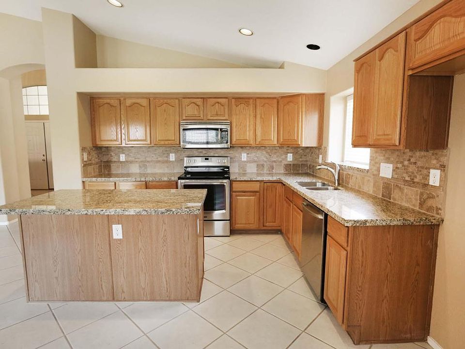 1st image of 10037 W Potter Dr