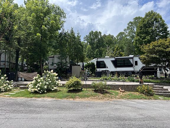 5th image of 4229 E Pkwy #073-lot 73