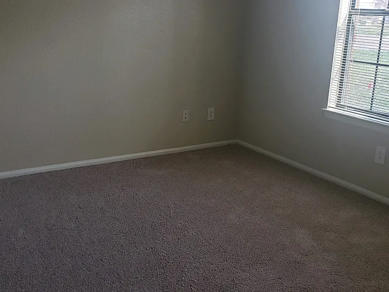 Country Club West — Photo 21