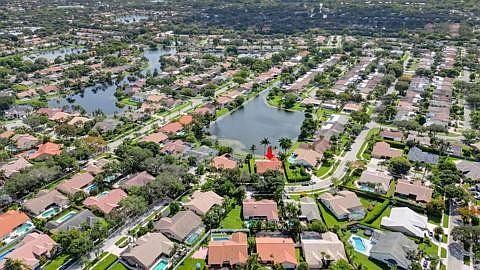 4th image of 330 NW 107th Avenue