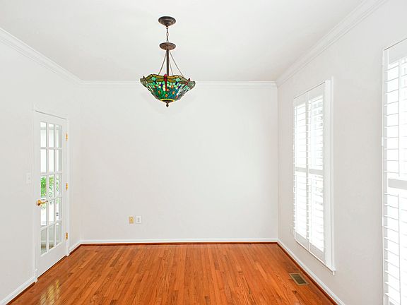 3rd image of 104 Tall Pines Ln