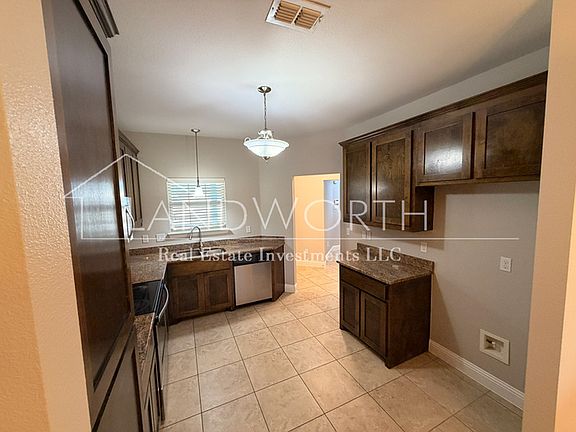 4th image of 4612 Angus Dr