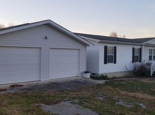 555 Wesley Chapel Rd, Sparta, TN 38583