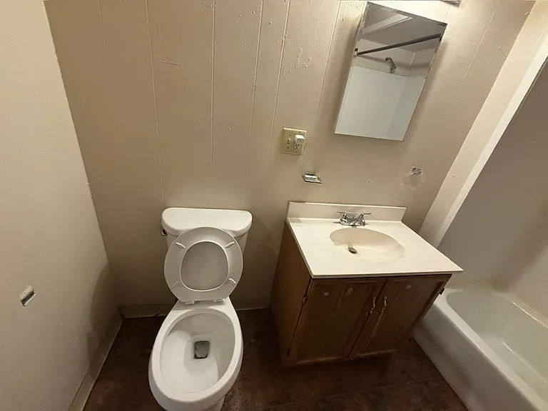 984 Jefferson Ave #6 — Photo 9