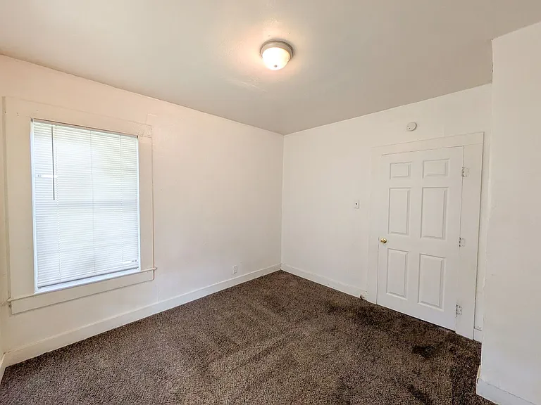 1491 Brockman St — Photo 7