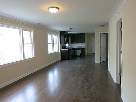3rd image of 6052 N Mozart St #2