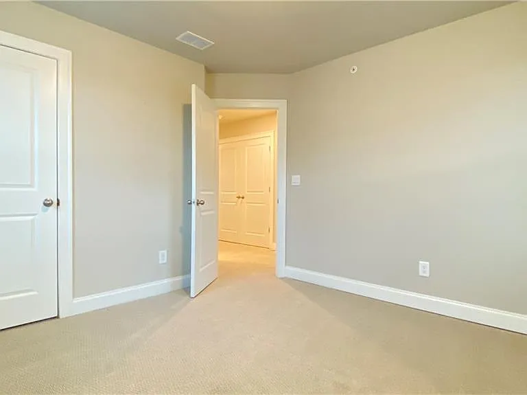 1040 Knoxboro Ln — Photo 27